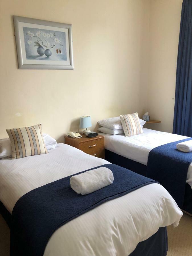 פיבלס Green Tree Hotel מראה חיצוני תמונה